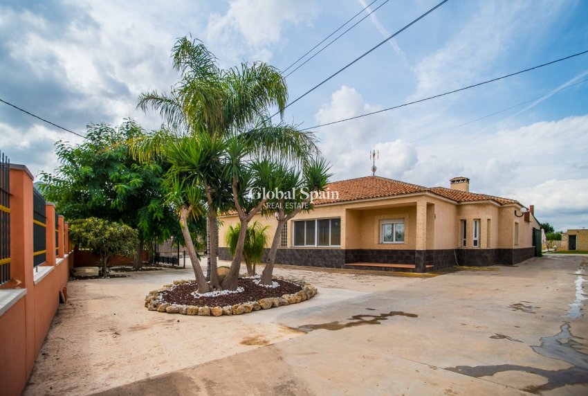 Venta - VILLA -
ORIHUELA - La Matanza