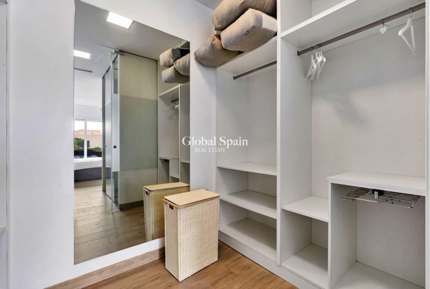 Venta - VILLA -
ORIHUELA - LAS COLINAS GOLF RESORT