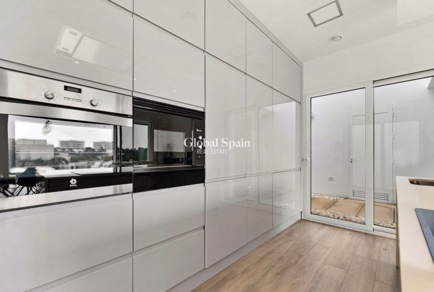 Venta - VILLA -
ORIHUELA - LAS COLINAS GOLF RESORT