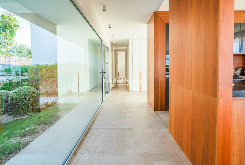 Venta - VILLA -
ORIHUELA - LAS COLINAS GOLF RESORT