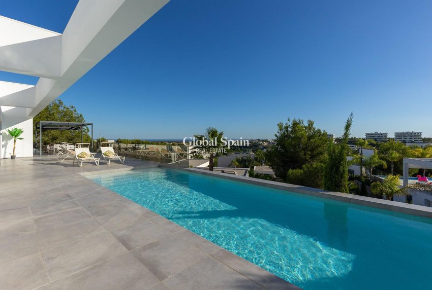 Venta - VILLA -
ORIHUELA - LAS COLINAS GOLF RESORT