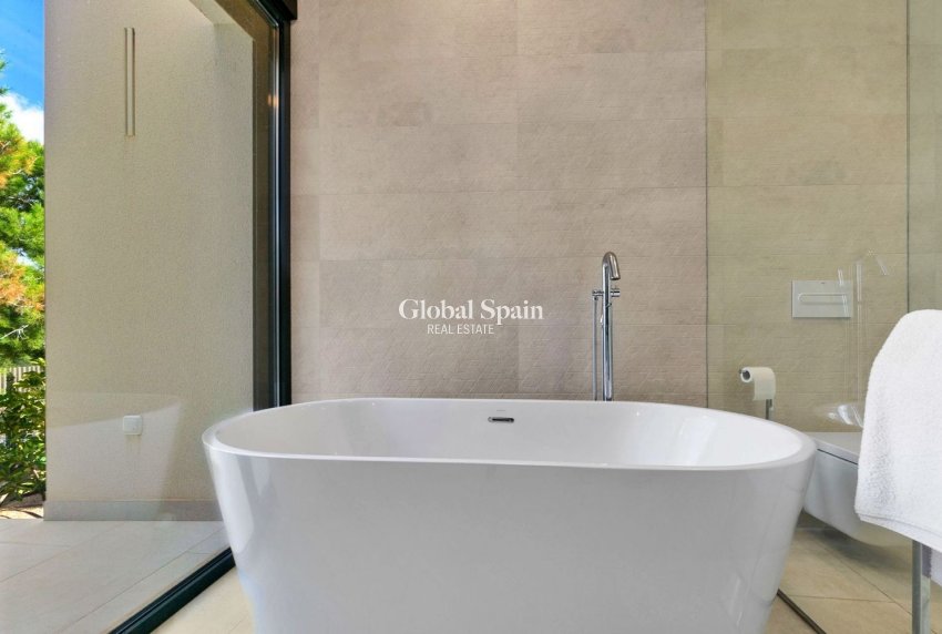 Venta - VILLA -
ORIHUELA - LAS COLINAS GOLF RESORT