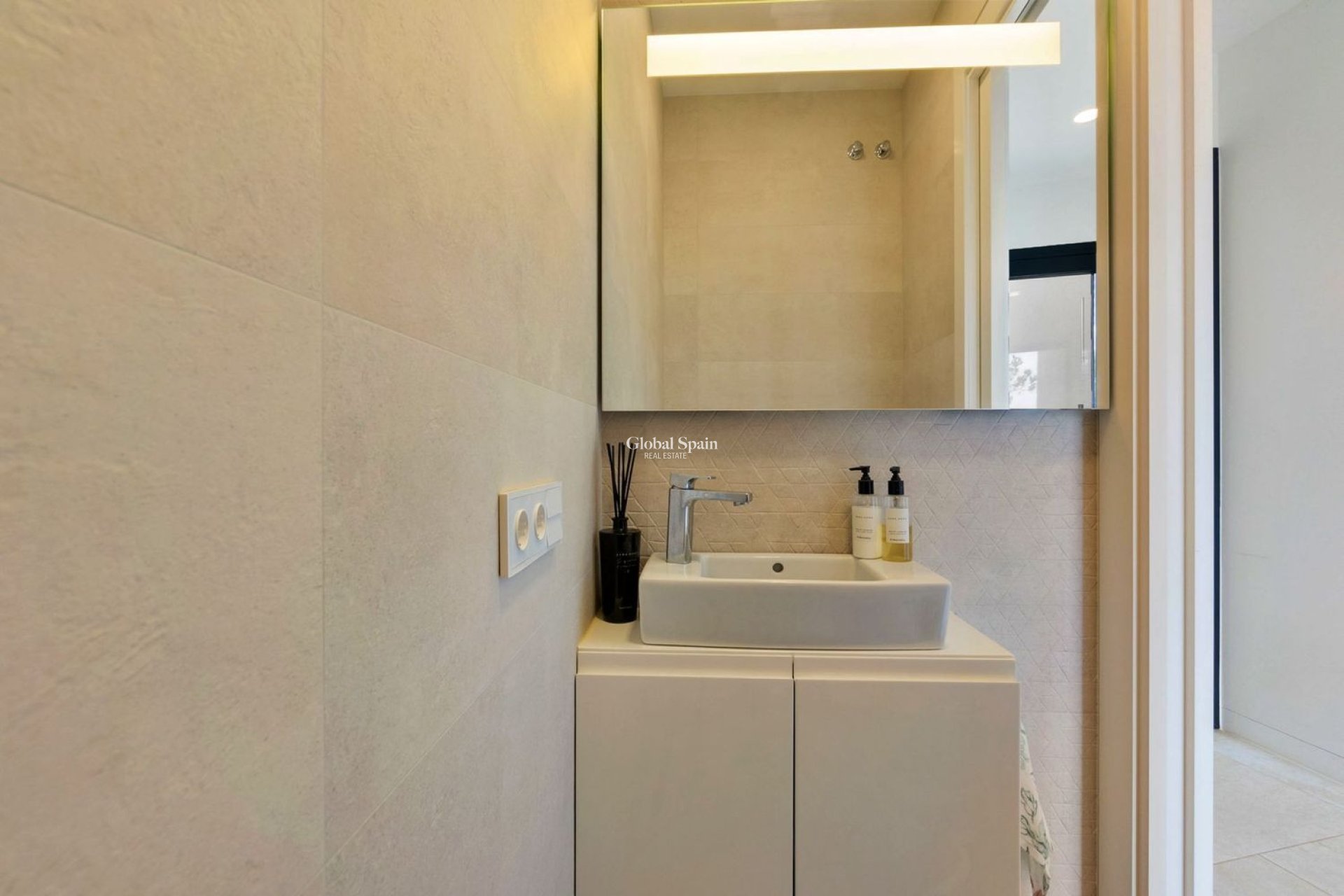 Venta - VILLA -
ORIHUELA - LAS COLINAS GOLF RESORT