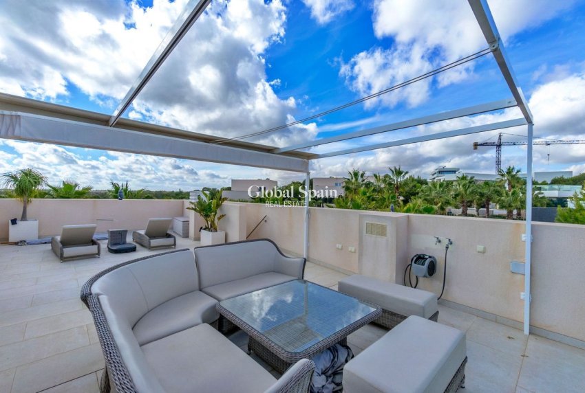 Venta - VILLA -
ORIHUELA - LAS COLINAS GOLF RESORT