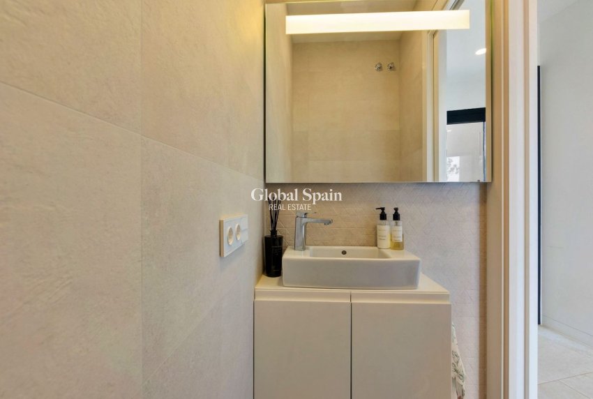 Venta - VILLA -
ORIHUELA - LAS COLINAS GOLF RESORT