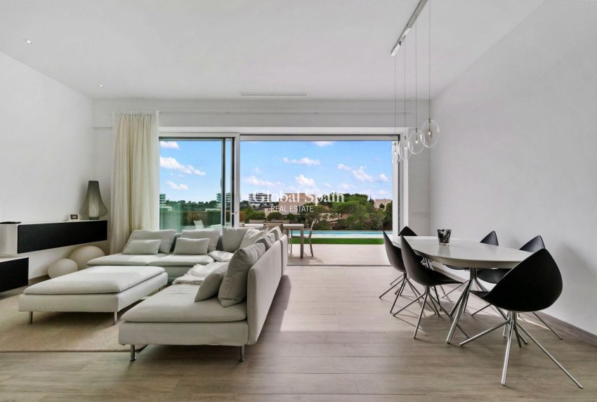 Venta - VILLA -
ORIHUELA - LAS COLINAS GOLF RESORT