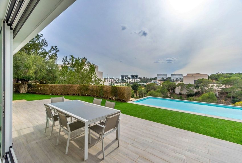 Venta - VILLA -
ORIHUELA - LAS COLINAS GOLF RESORT