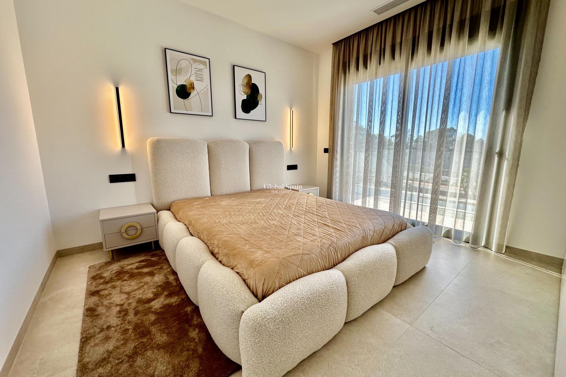 Venta - VILLA -
ORIHUELA - LAS COLINAS GOLF RESORT