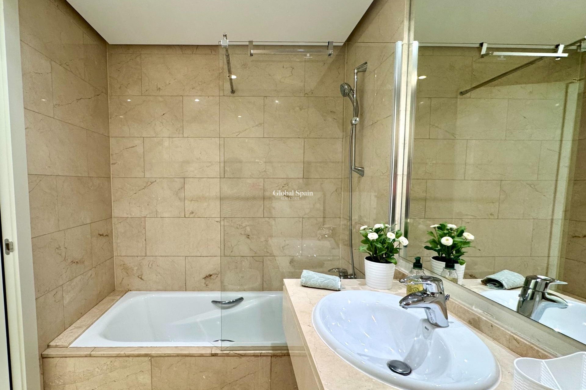 Venta - VILLA -
ORIHUELA - LAS COLINAS GOLF RESORT