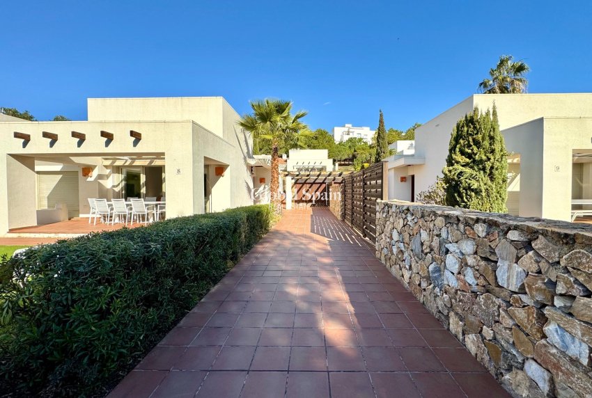 Venta - VILLA -
ORIHUELA - LAS COLINAS GOLF RESORT