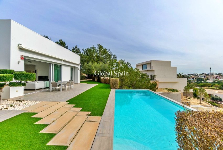 Venta - VILLA -
ORIHUELA - LAS COLINAS GOLF RESORT