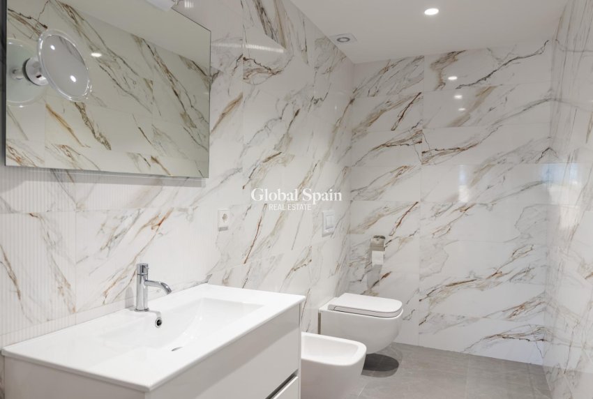 Venta - VILLA -
ORIHUELA - LAS COLINAS GOLF RESORT