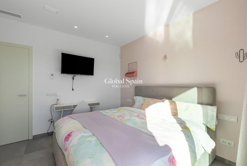 Venta - VILLA -
ORIHUELA - LAS COLINAS GOLF RESORT