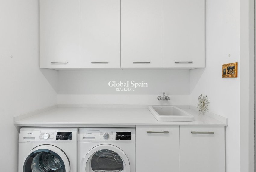 Venta - VILLA -
ORIHUELA - LAS COLINAS GOLF RESORT