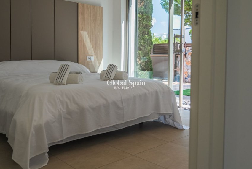 Venta - VILLA -
ORIHUELA - LAS COLINAS GOLF RESORT