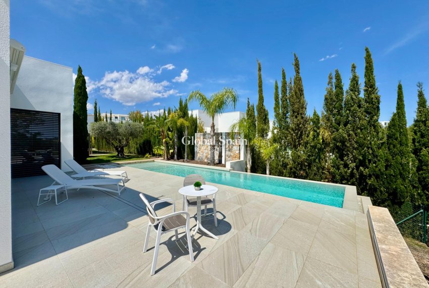 Venta - VILLA -
ORIHUELA - LAS COLINAS GOLF RESORT