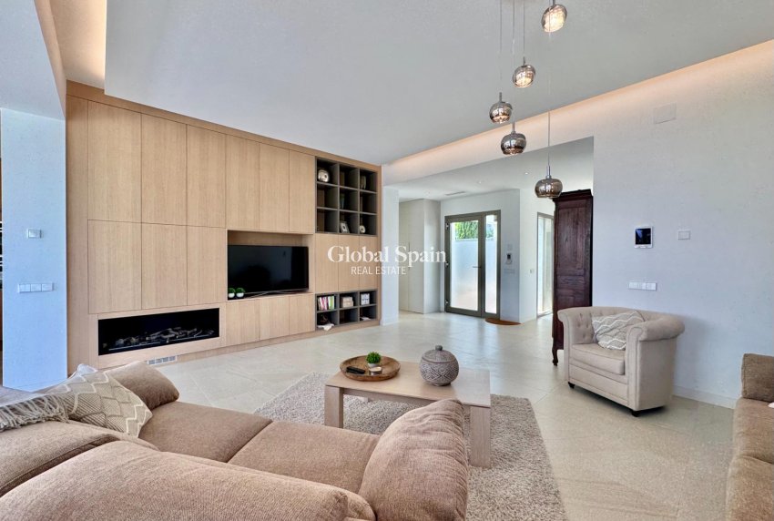 Venta - VILLA -
ORIHUELA - LAS COLINAS GOLF RESORT