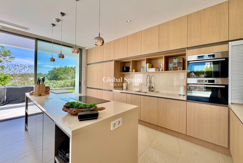 Venta - VILLA -
ORIHUELA - LAS COLINAS GOLF RESORT
