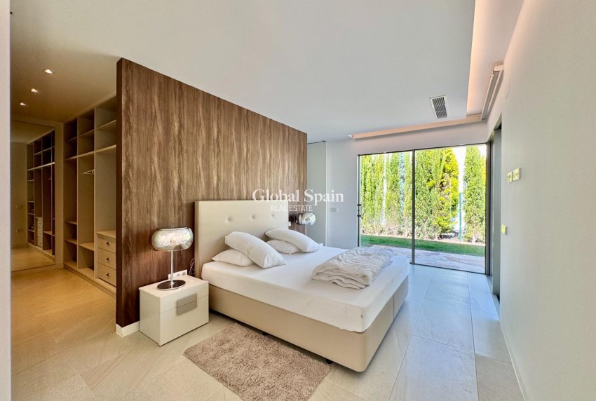 Venta - VILLA -
ORIHUELA - LAS COLINAS GOLF RESORT