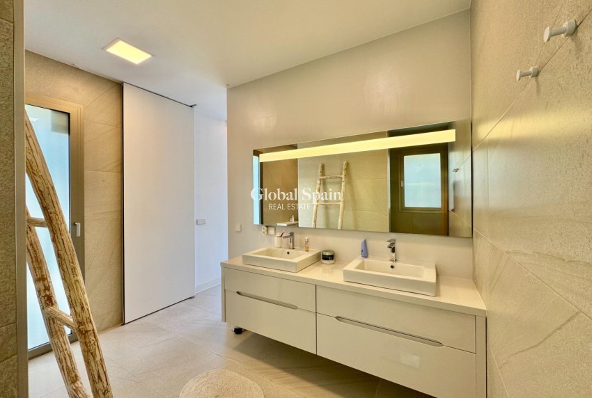 Venta - VILLA -
ORIHUELA - LAS COLINAS GOLF RESORT