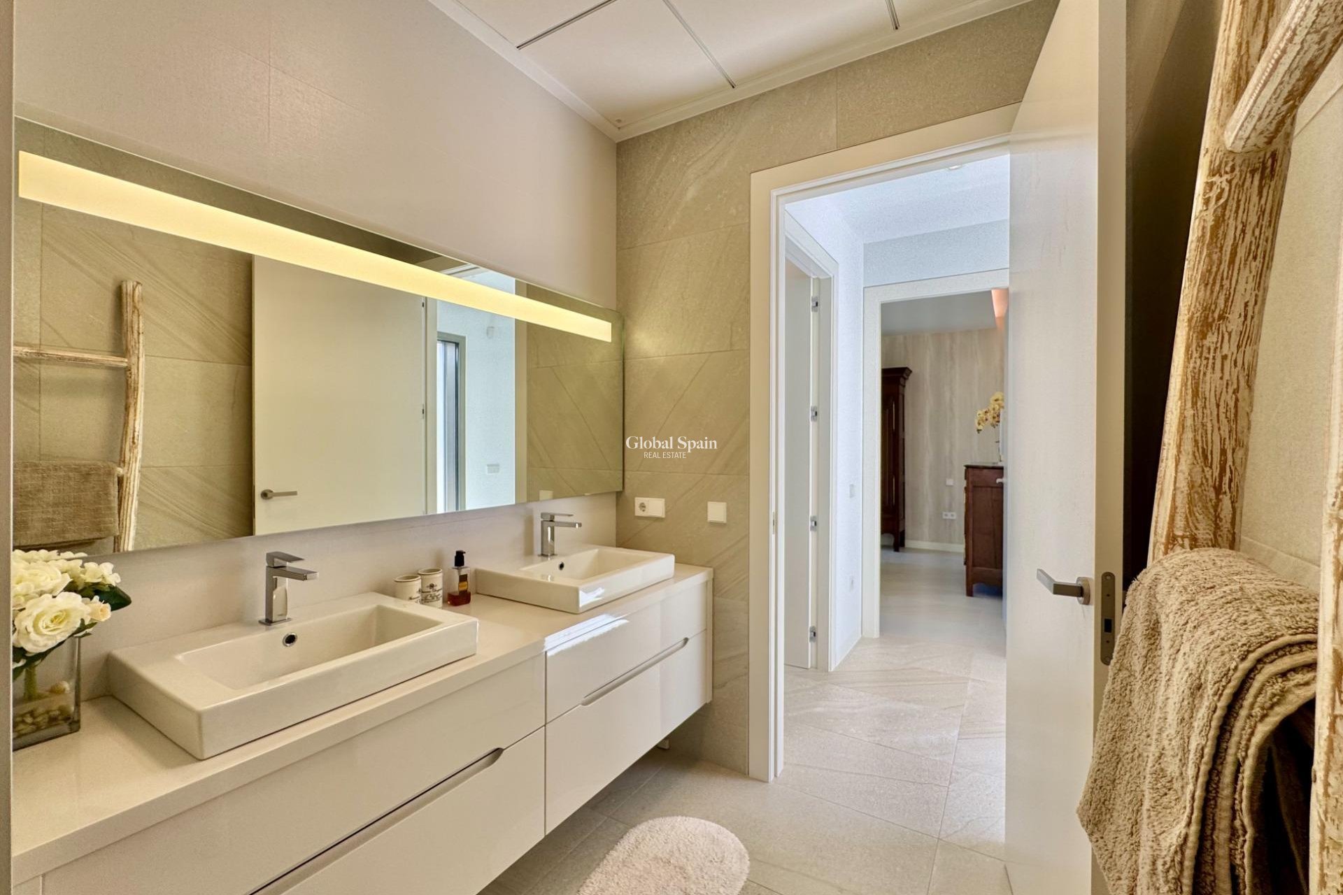 Venta - VILLA -
ORIHUELA - LAS COLINAS GOLF RESORT