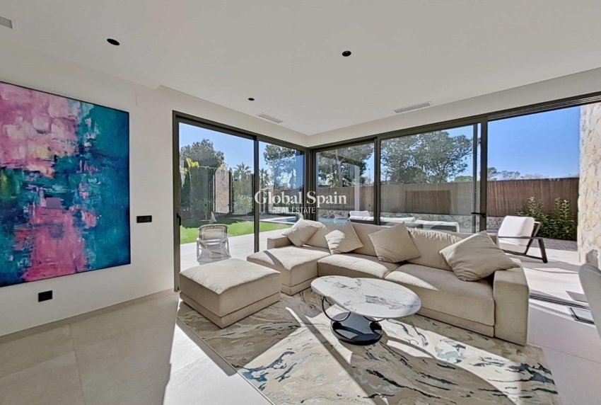 Venta - VILLA -
ORIHUELA - Las Colinas Golf