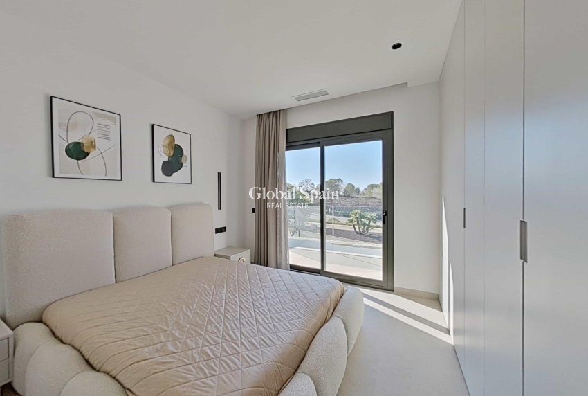 Venta - VILLA -
ORIHUELA - Las Colinas Golf