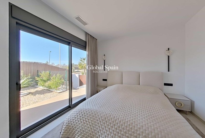 Venta - VILLA -
ORIHUELA - Las Colinas Golf