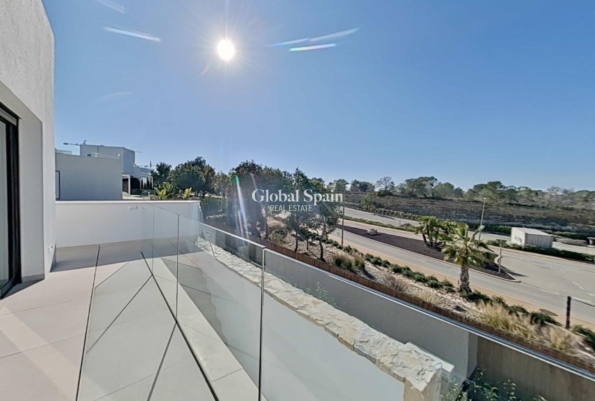 Venta - VILLA -
ORIHUELA - Las Colinas Golf