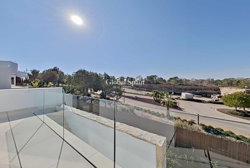 Venta - VILLA -
ORIHUELA - Las Colinas Golf