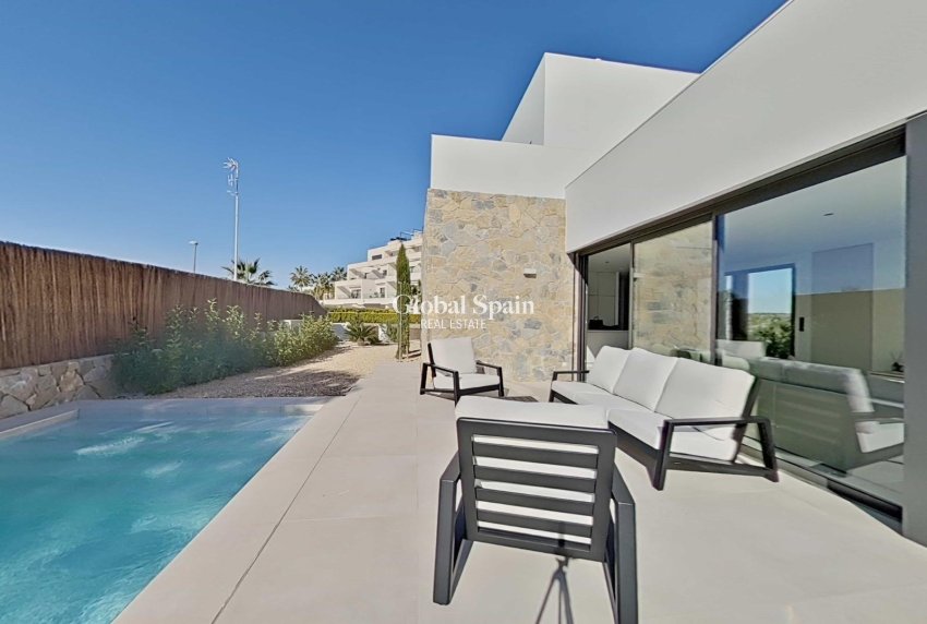 Venta - VILLA -
ORIHUELA - Las Colinas Golf