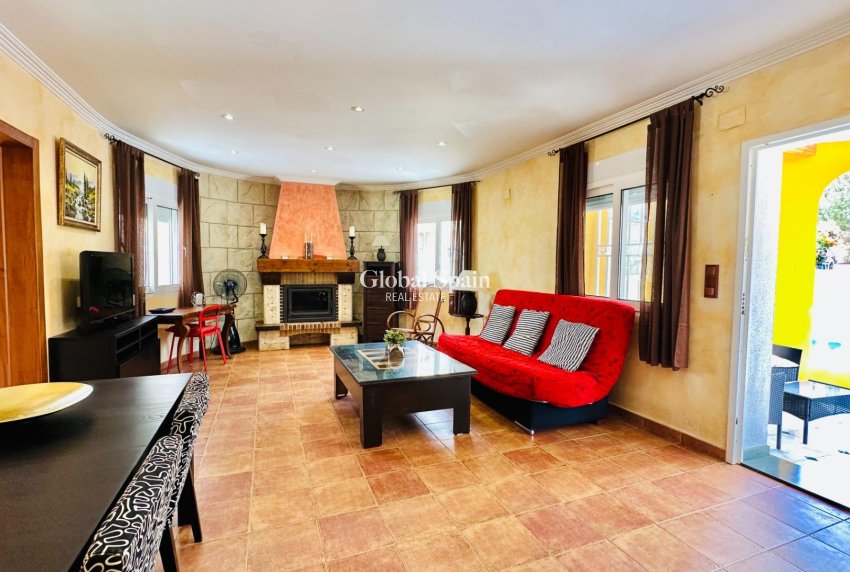 Venta - VILLA -
ORIHUELA - Urb. Montepinar