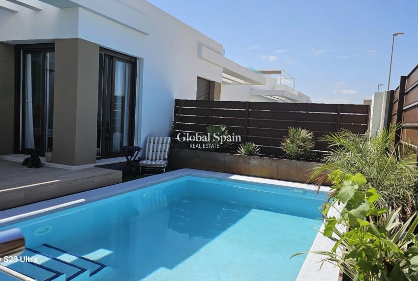 Venta - Villa -
ORIHUELA - Vistabella Golf