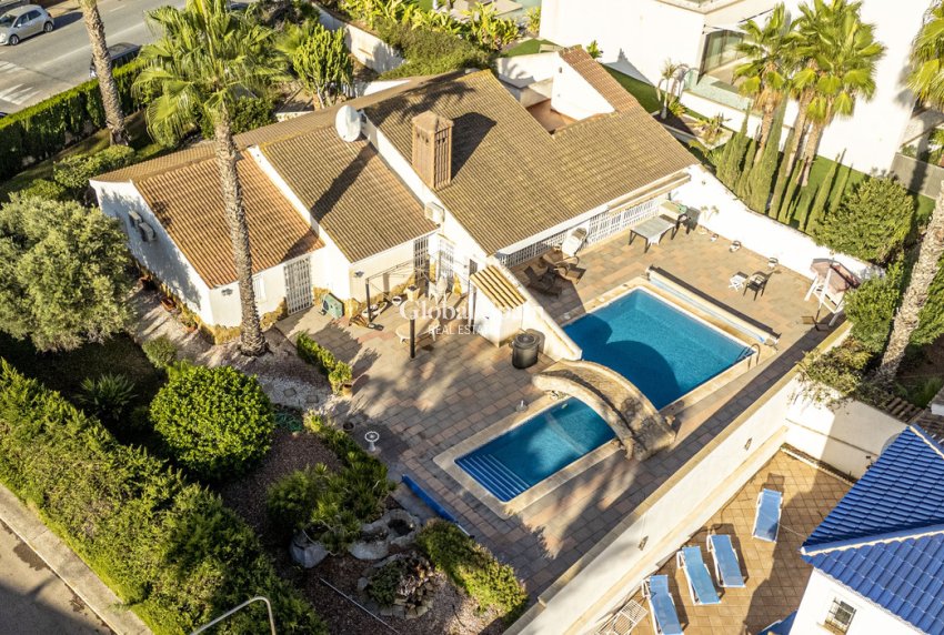 Venta - VILLA -
ORIHUELA