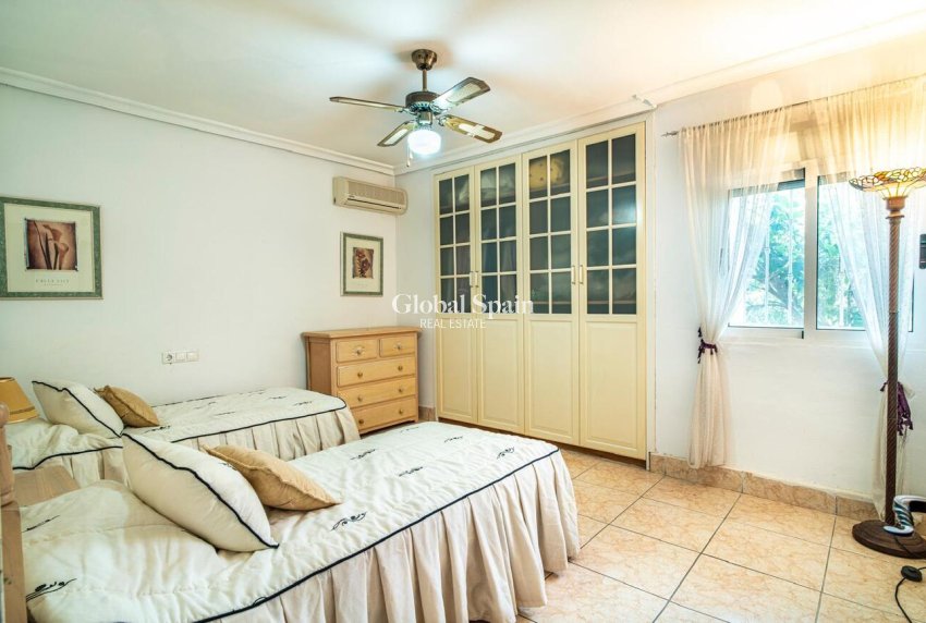 Venta - VILLA -
ORIHUELA