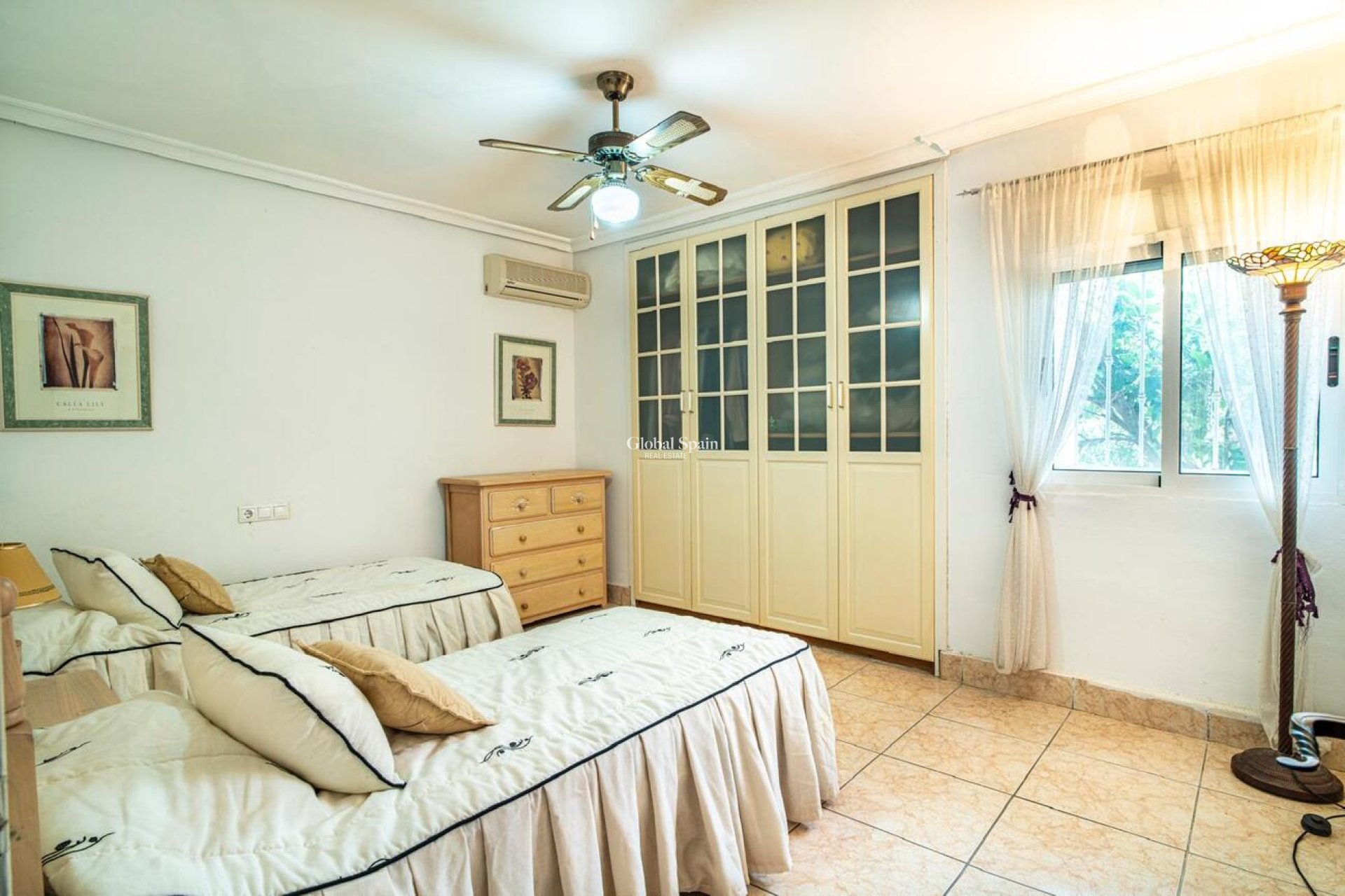 Venta - VILLA -
ORIHUELA