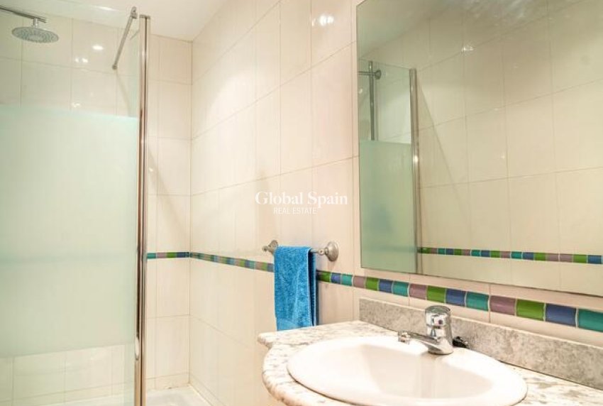 Venta - VILLA -
ORIHUELA