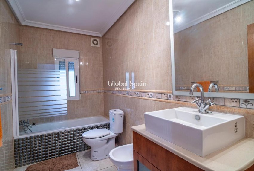 Venta - VILLA -
ORIHUELA