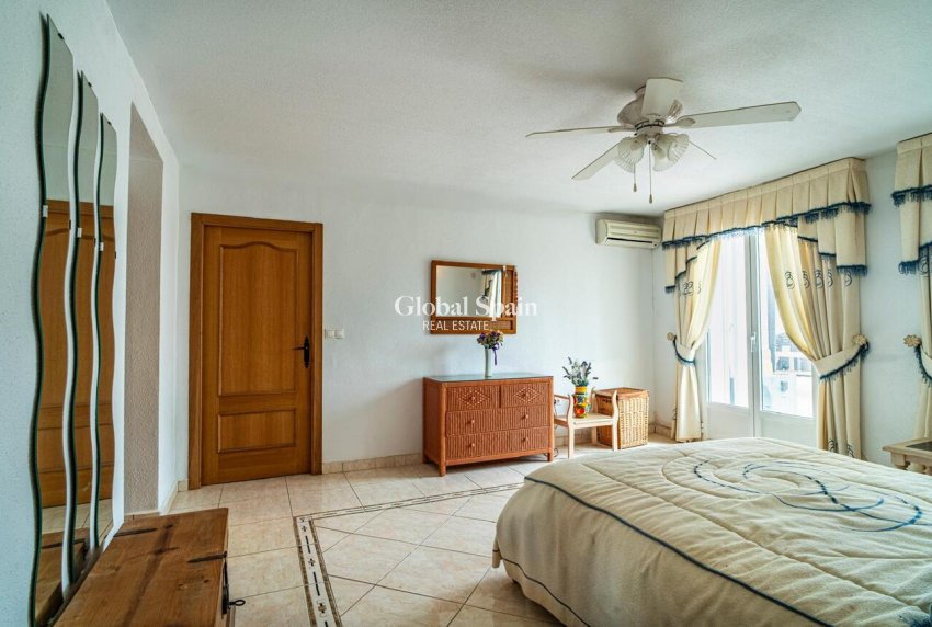 Venta - VILLA -
ORIHUELA