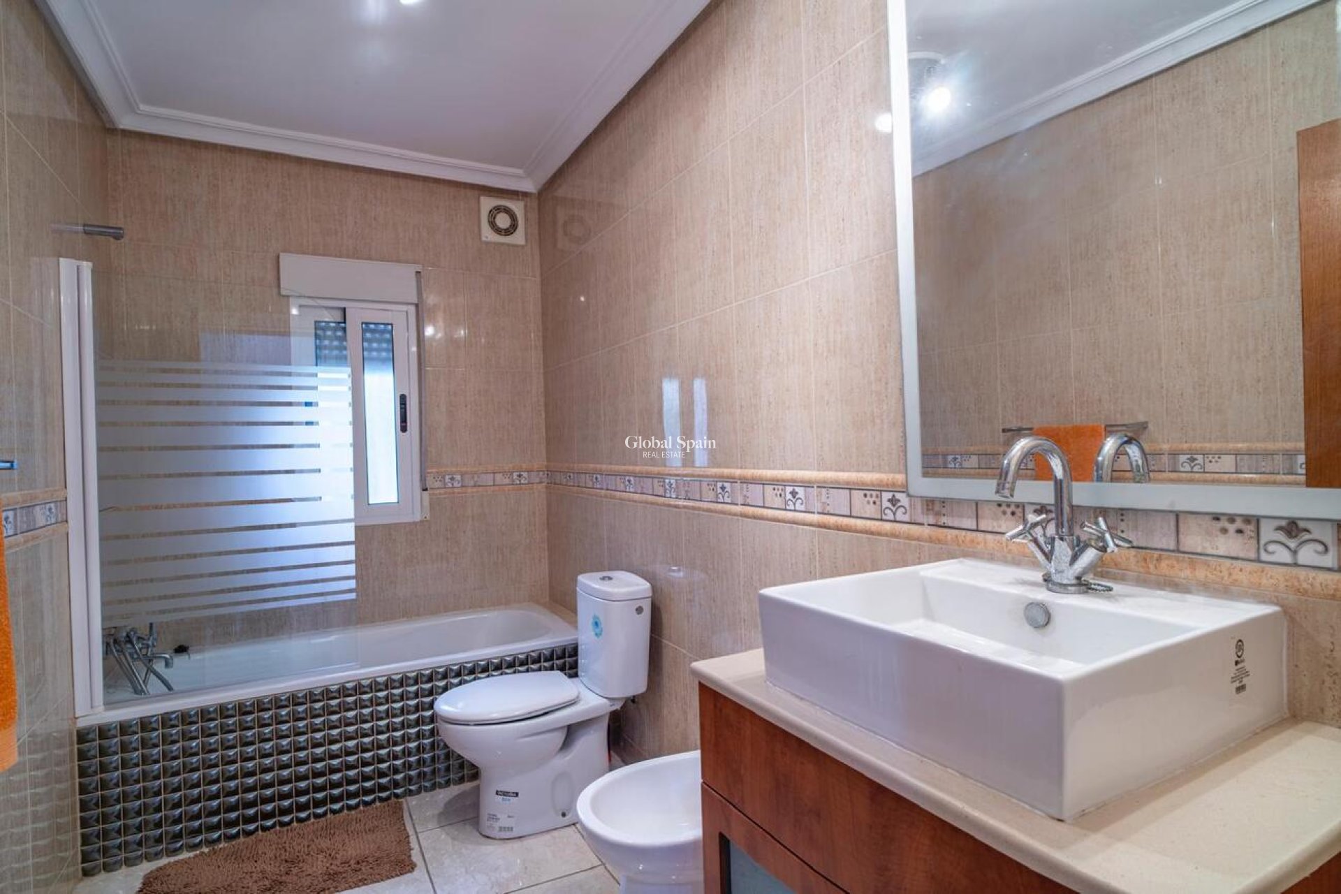 Venta - VILLA -
ORIHUELA