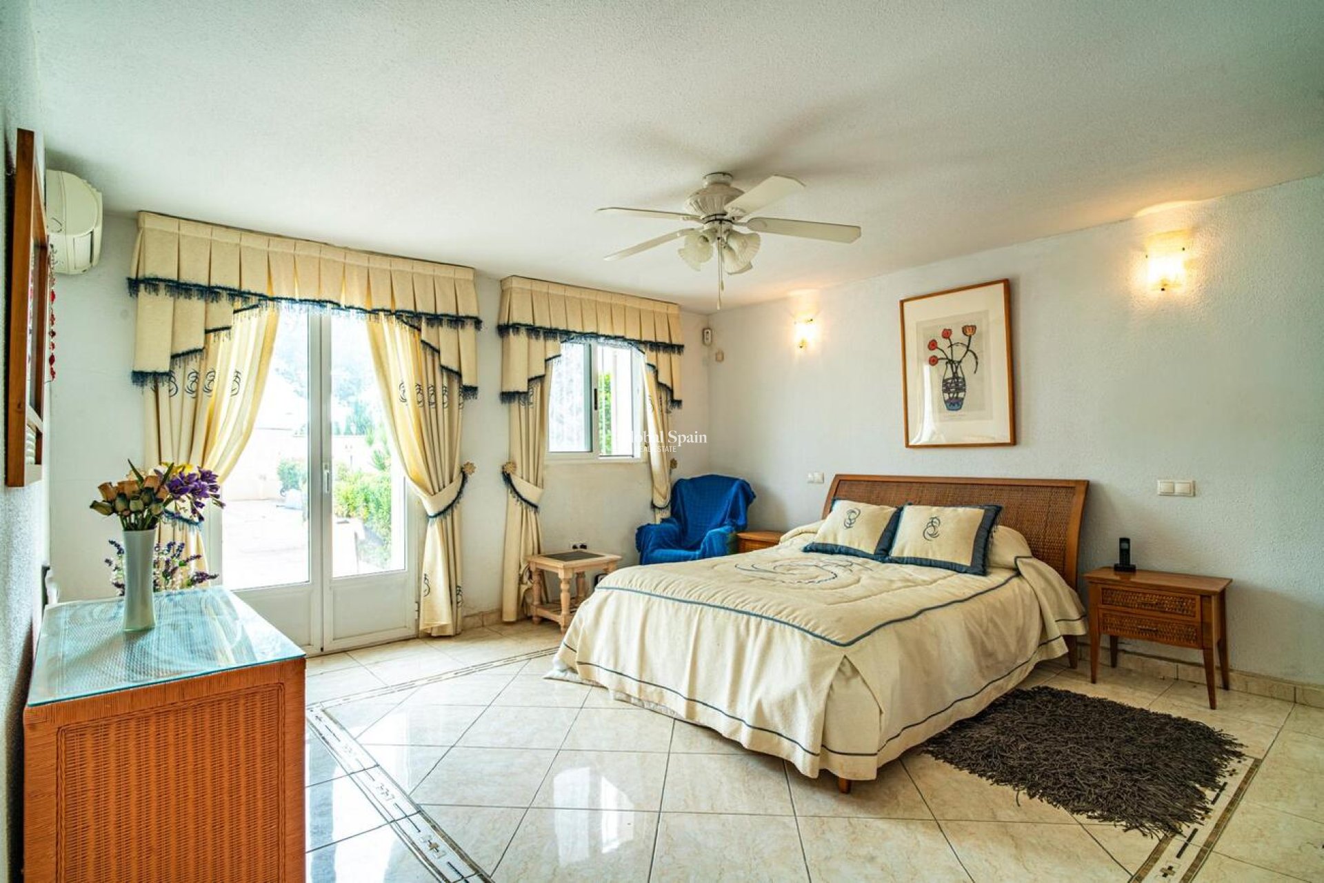 Venta - VILLA -
ORIHUELA