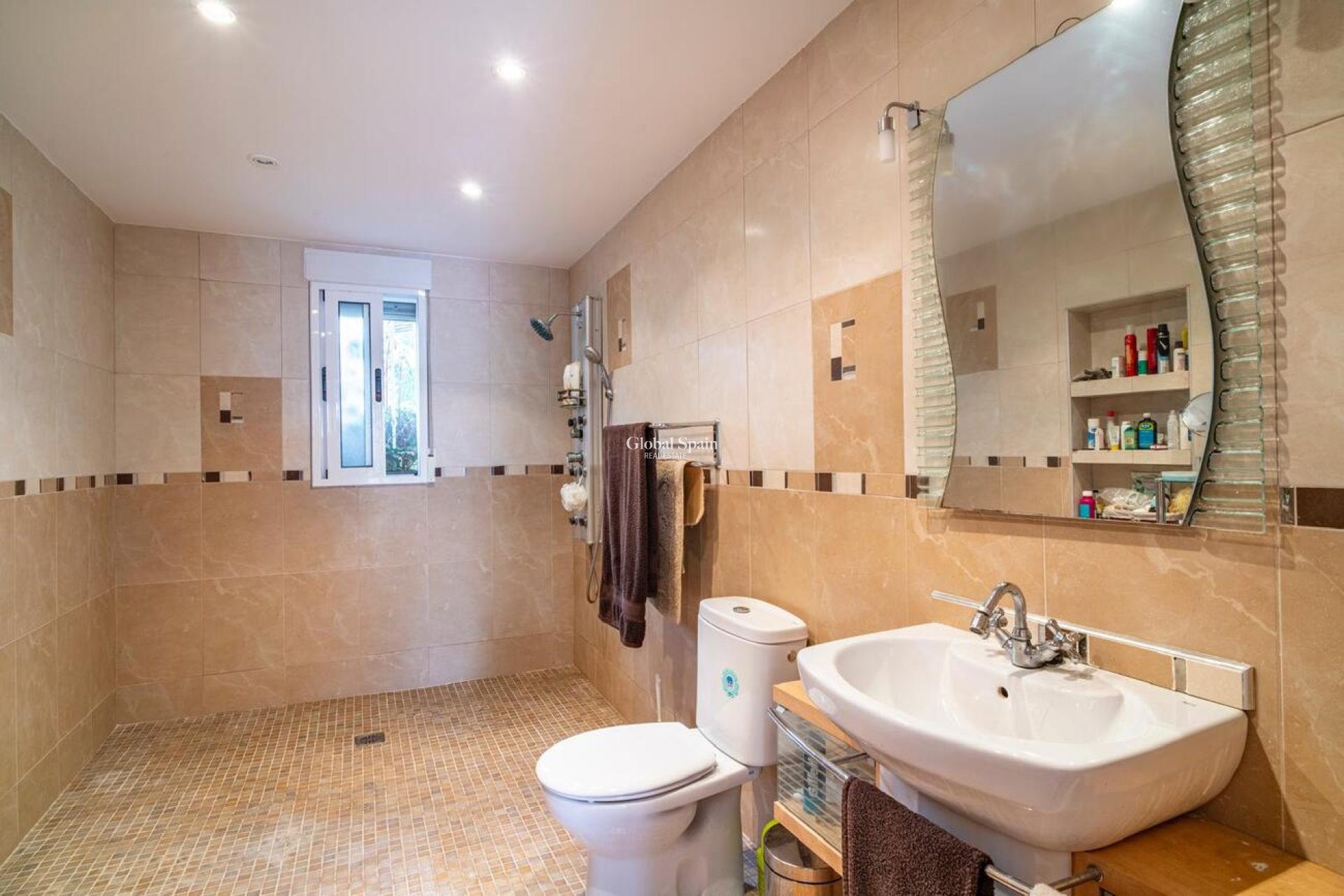 Venta - VILLA -
ORIHUELA