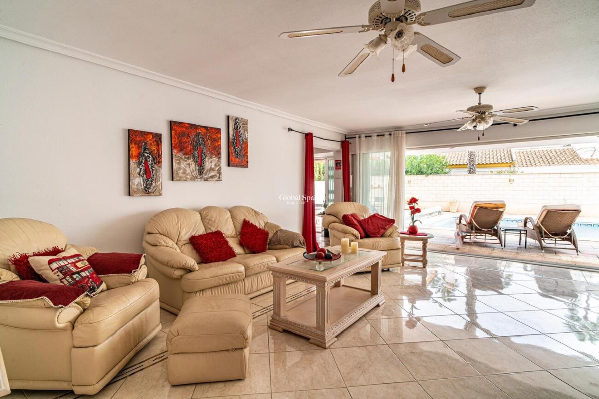 Venta - VILLA -
ORIHUELA