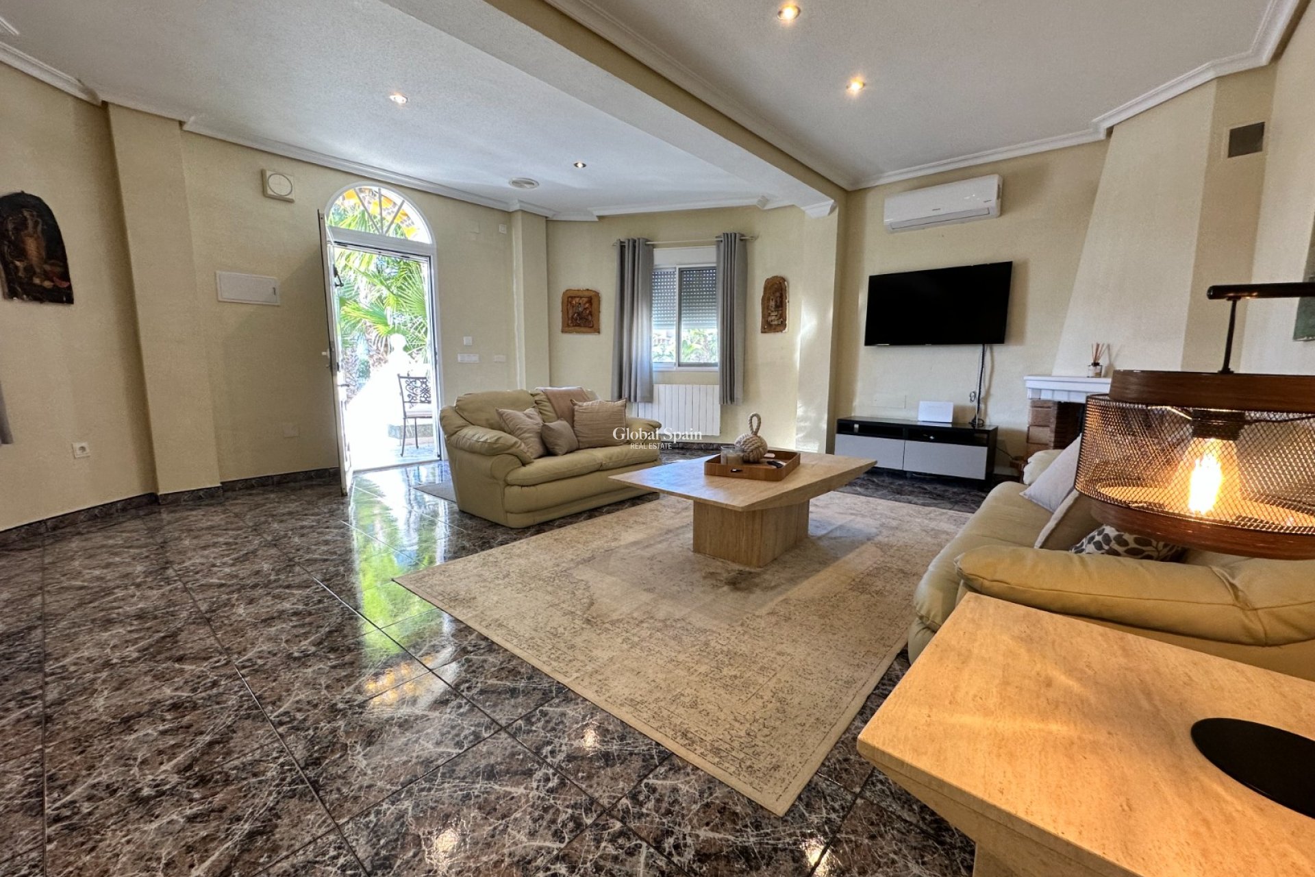 Venta - Villa -
ORIHUELA - 