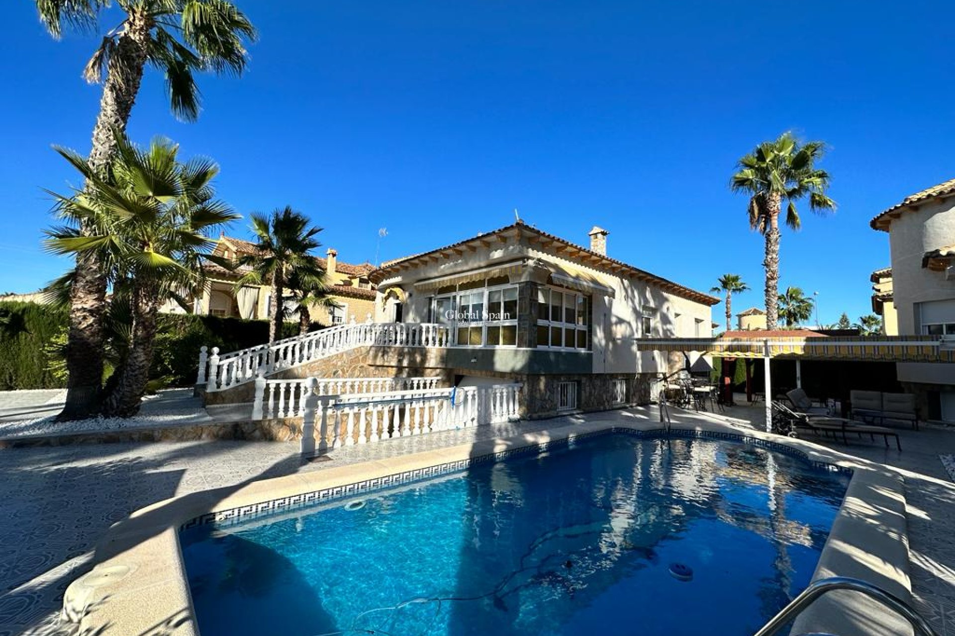 Venta - Villa -
ORIHUELA - 