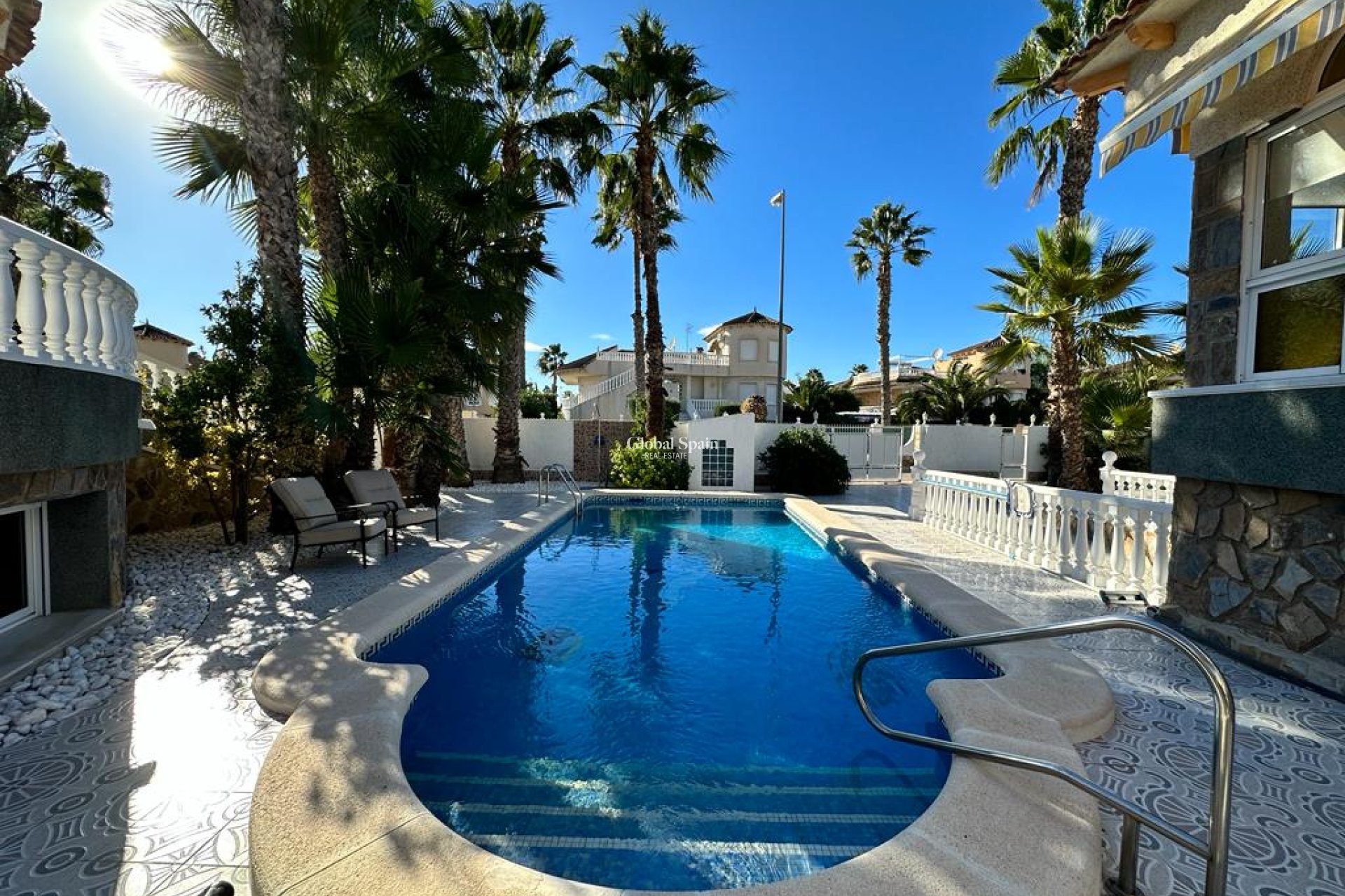 Venta - Villa -
ORIHUELA - 