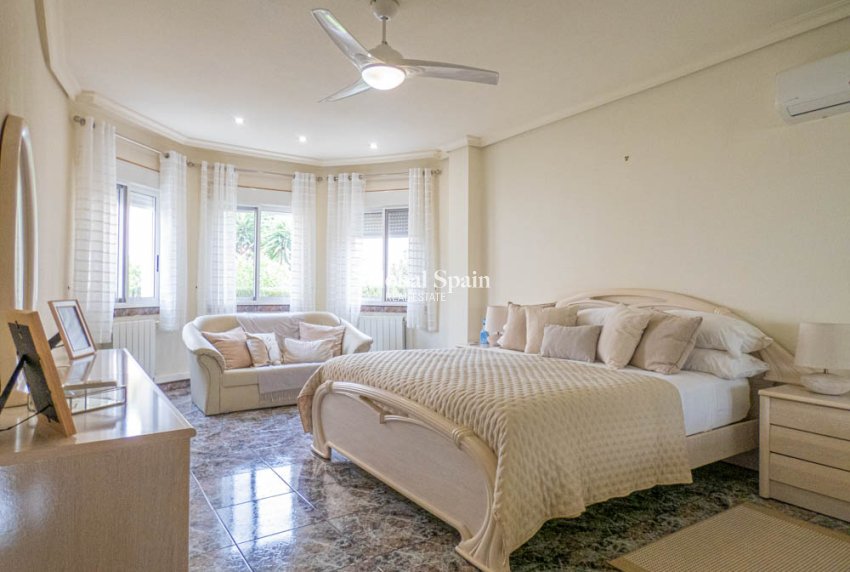 Venta - Villa -
ORIHUELA - 