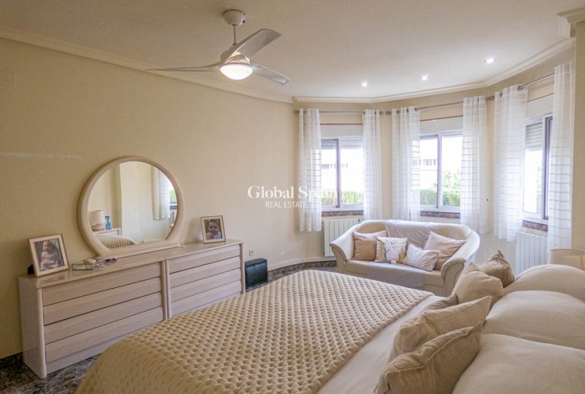 Venta - Villa -
ORIHUELA - 