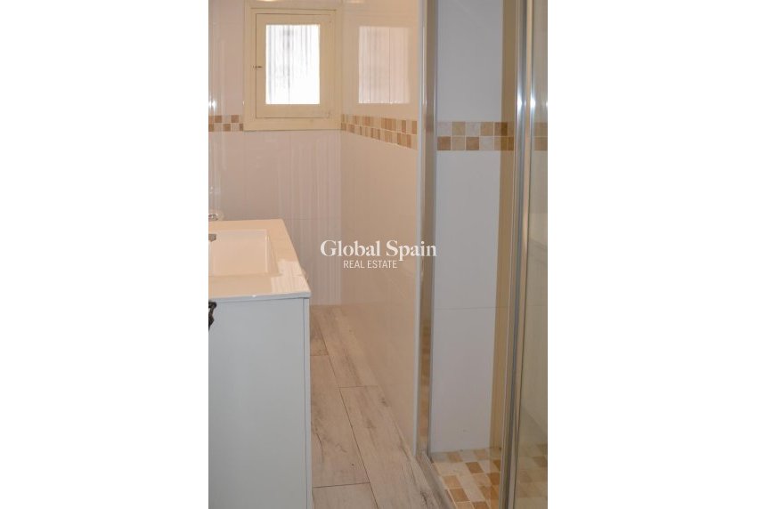 Venta - VILLA -
PEDREGUER - Inland