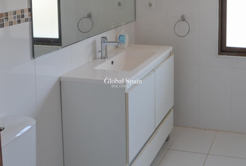 Venta - VILLA -
PEDREGUER - Inland